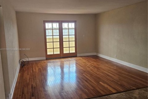 Copropriété à louer à Plantation, Floride: 2 chambres, 117.06 m2 № 1895284 - photo 6