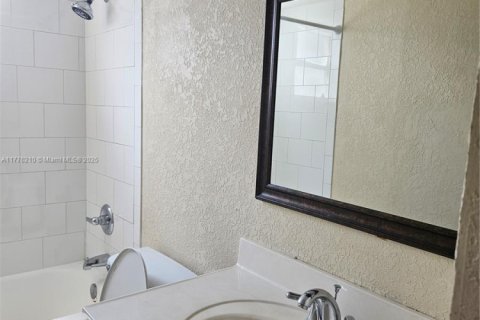 Снять в аренду кондоминиум в Плантация, Флорида 2 спальни, 117.06м2, № 1895284 - фото 15