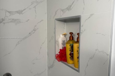 Copropriété à vendre à Miami, Floride: 1 chambre, 58.9 m2 № 1862131 - photo 6