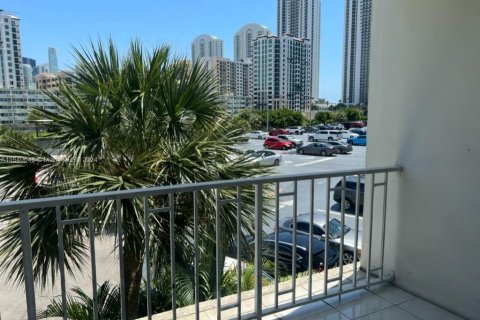 Copropriété à vendre à Sunny Isles Beach, Floride: 2 chambres, 125.42 m2 № 1985214 - photo 14