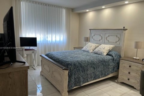 Copropriété à vendre à Sunny Isles Beach, Floride: 2 chambres, 125.42 m2 № 1985214 - photo 9