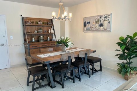 Copropriété à vendre à Sunny Isles Beach, Floride: 2 chambres, 125.42 m2 № 1985214 - photo 5