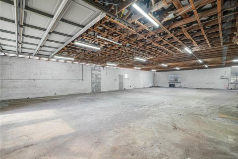 Propiedad comercial en alquiler en Lake Wales, Florida, 298.77 m2 № 1904166 - foto 22