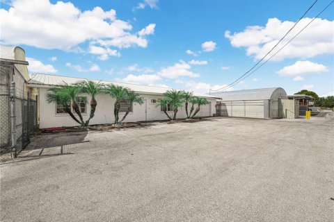 Propiedad comercial en alquiler en Lake Wales, Florida, 298.77 m2 № 1904166 - foto 13