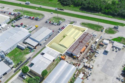 Propiedad comercial en alquiler en Lake Wales, Florida, 298.77 m2 № 1904166 - foto 2