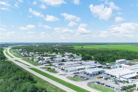 Propiedad comercial en alquiler en Lake Wales, Florida, 298.77 m2 № 1904166 - foto 30