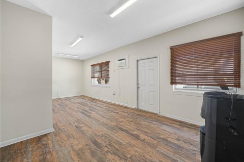 Propiedad comercial en alquiler en Lake Wales, Florida, 298.77 m2 № 1904166 - foto 17