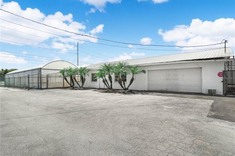 Propiedad comercial en alquiler en Lake Wales, Florida, 298.77 m2 № 1904166 - foto 15