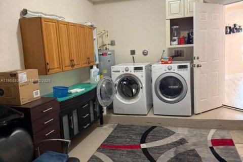 Купить таунхаус в Майами-Гарденс, Флорида 4 спальни, 154.78м2, № 2008463 - фото 18