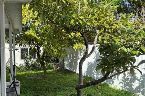 Купить таунхаус в Майами-Гарденс, Флорида 4 спальни, 154.78м2, № 2008463 - фото 16