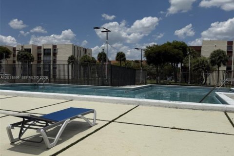 Apartment in Miami, Florida 2 bedrooms, 100.89 sq.m. № 2074918 - photo 7