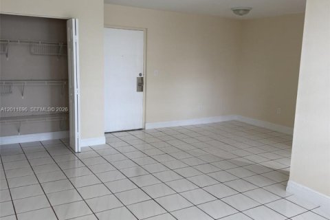 Apartment in Miami, Florida 2 bedrooms, 100.89 sq.m. № 2074918 - photo 10