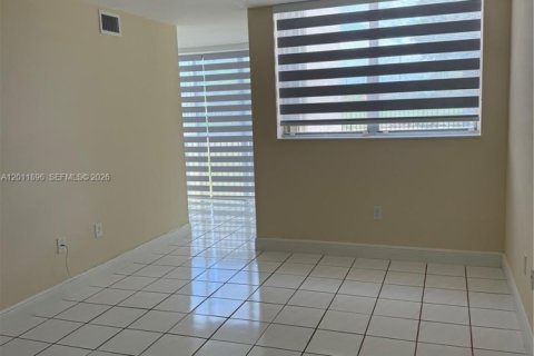 Apartment in Miami, Florida 2 bedrooms, 100.89 sq.m. № 2074918 - photo 8