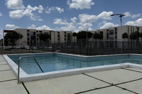 Apartment in Miami, Florida 2 bedrooms, 100.89 sq.m. № 2074918 - photo 6
