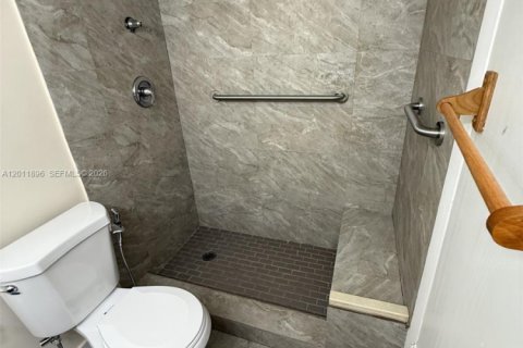 Apartment in Miami, Florida 2 bedrooms, 100.89 sq.m. № 2074918 - photo 14