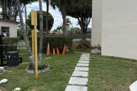 Apartment in Miami, Florida 2 bedrooms, 100.89 sq.m. № 2074918 - photo 4