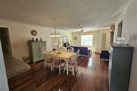 Villa ou maison à louer à The Villages, Floride: 2 chambres, 102.19 m2 № 2306777 - photo 3