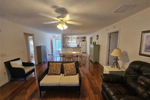 Villa ou maison à louer à The Villages, Floride: 2 chambres, 102.19 m2 № 2306777 - photo 7