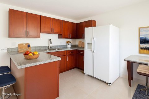 Купить кондоминиум в Ривьера-Бич, Флорида 2 спальни, 68.19м2, № 1966175 - фото 1