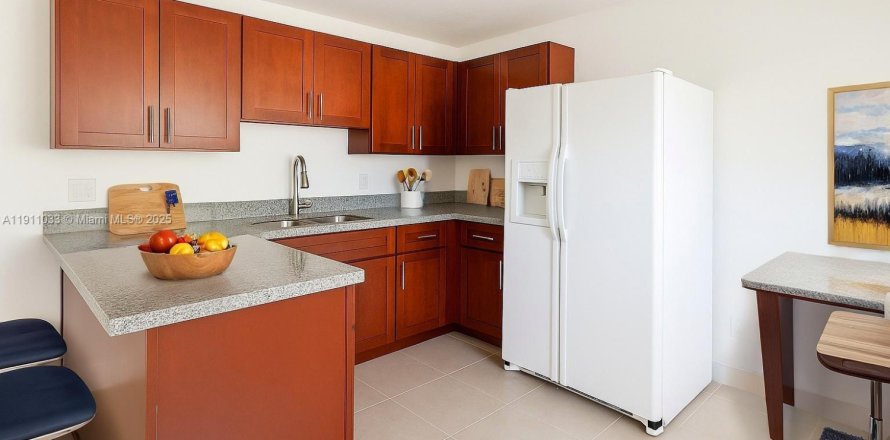 Кондоминиум с 2 спальнями в Ривьера-Бич, Флорида № 1966175