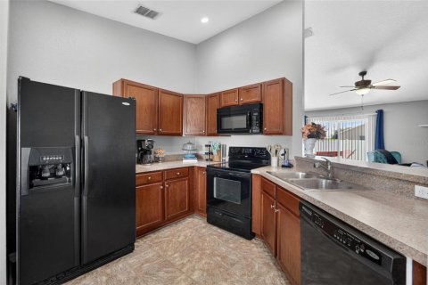 House in Lakeland, Florida 3 bedrooms, 135.27 sq.m. № 2197049 - photo 16