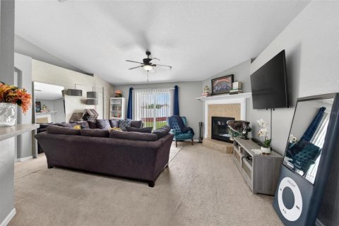 House in Lakeland, Florida 3 bedrooms, 135.27 sq.m. № 2197049 - photo 6