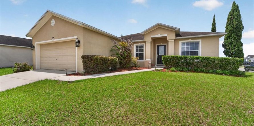 House in Lakeland, Florida 3 bedrooms, 135.27 sq.m. № 2197049