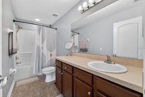 House in Lakeland, Florida 3 bedrooms, 135.27 sq.m. № 2197049 - photo 23
