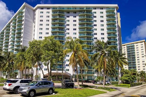 Copropriété à louer à Sunny Isles Beach, Floride: 1 chambre, 93.37 m2 № 1774379 - photo 18