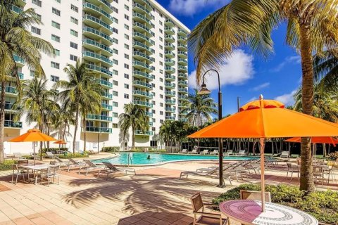 Copropriété à louer à Sunny Isles Beach, Floride: 1 chambre, 93.37 m2 № 1774379 - photo 12