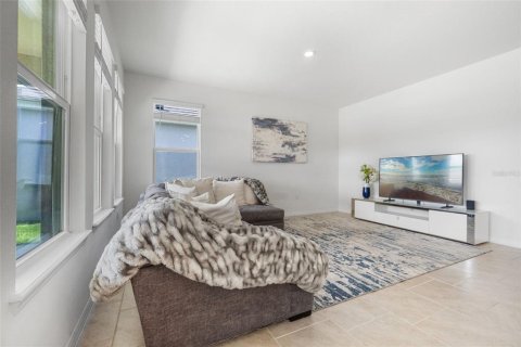 House in Saint Cloud, Florida 4 bedrooms, 195.65 sq.m. № 1901635 - photo 6