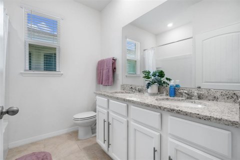 House in Saint Cloud, Florida 4 bedrooms, 195.65 sq.m. № 1901635 - photo 24