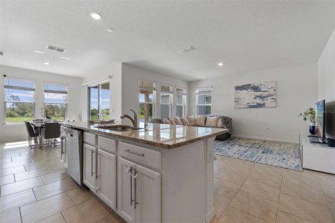 House in Saint Cloud, Florida 4 bedrooms, 195.65 sq.m. № 1901635 - photo 13