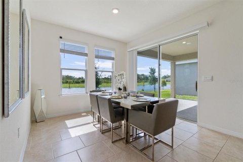 House in Saint Cloud, Florida 4 bedrooms, 195.65 sq.m. № 1901635 - photo 15