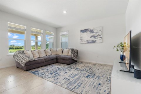 House in Saint Cloud, Florida 4 bedrooms, 195.65 sq.m. № 1901635 - photo 7