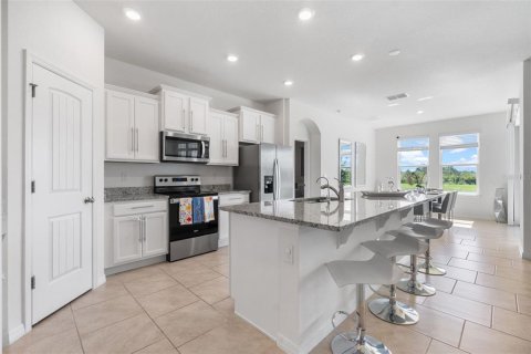 House in Saint Cloud, Florida 4 bedrooms, 195.65 sq.m. № 1901635 - photo 10