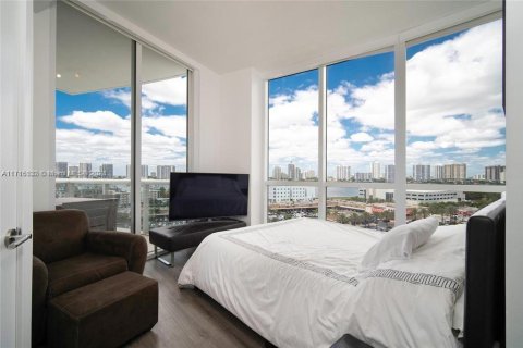 Condo in Sunny Isles Beach, Florida, 3 bedrooms  № 1864328 - photo 17