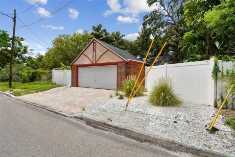Casa en venta en Saint Petersburg, Florida, 3 dormitorios, 163.42 m2 № 1826328 - foto 9