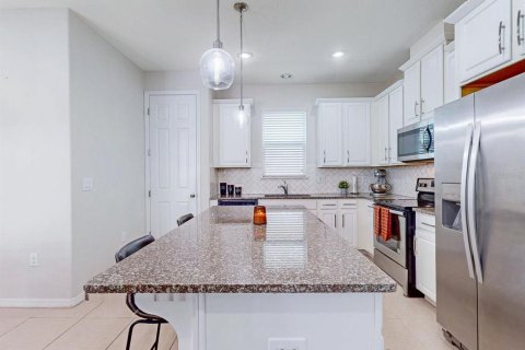 Villa ou maison à vendre à Kissimmee, Floride: 3 chambres, 196.95 m2 № 2097304 - photo 13