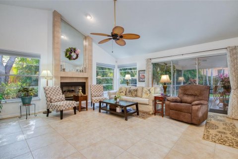 House in Seminole, Florida 3 bedrooms, 183.67 sq.m. № 1650200 - photo 4
