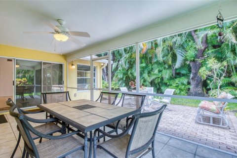 House in Seminole, Florida 3 bedrooms, 183.67 sq.m. № 1650200 - photo 20