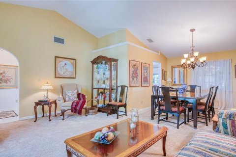House in Seminole, Florida 3 bedrooms, 183.67 sq.m. № 1650200 - photo 10