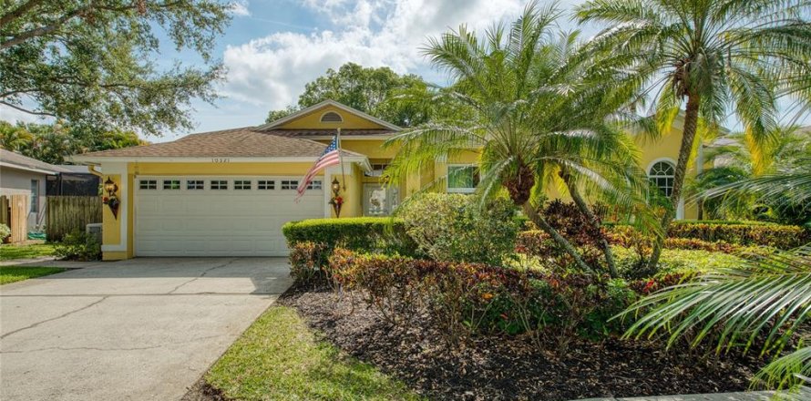 House in Seminole, Florida 3 bedrooms, 183.67 sq.m. № 1650200