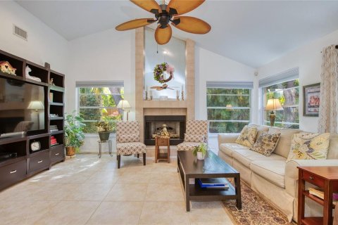 House in Seminole, Florida 3 bedrooms, 183.67 sq.m. № 1650200 - photo 2