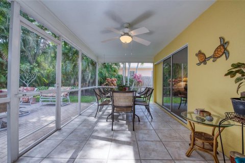 House in Seminole, Florida 3 bedrooms, 183.67 sq.m. № 1650200 - photo 12