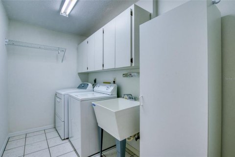 House in Seminole, Florida 3 bedrooms, 183.67 sq.m. № 1650200 - photo 22
