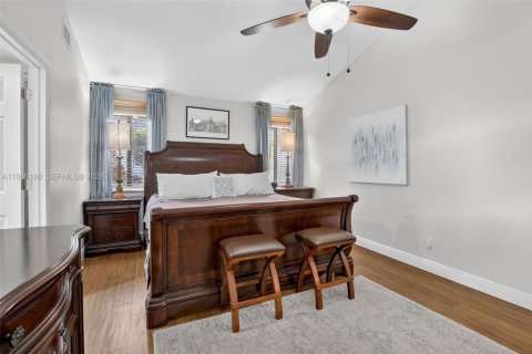 House in Plantation, Florida 4 bedrooms, 203.08 sq.m. № 2059111 - photo 19