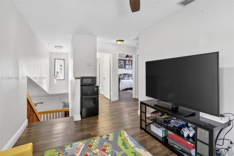 House in Plantation, Florida 4 bedrooms, 203.08 sq.m. № 2059111 - photo 28