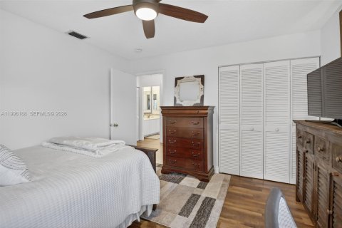 House in Plantation, Florida 4 bedrooms, 203.08 sq.m. № 2059111 - photo 30