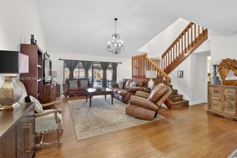 House in Plantation, Florida 4 bedrooms, 203.08 sq.m. № 2059111 - photo 3